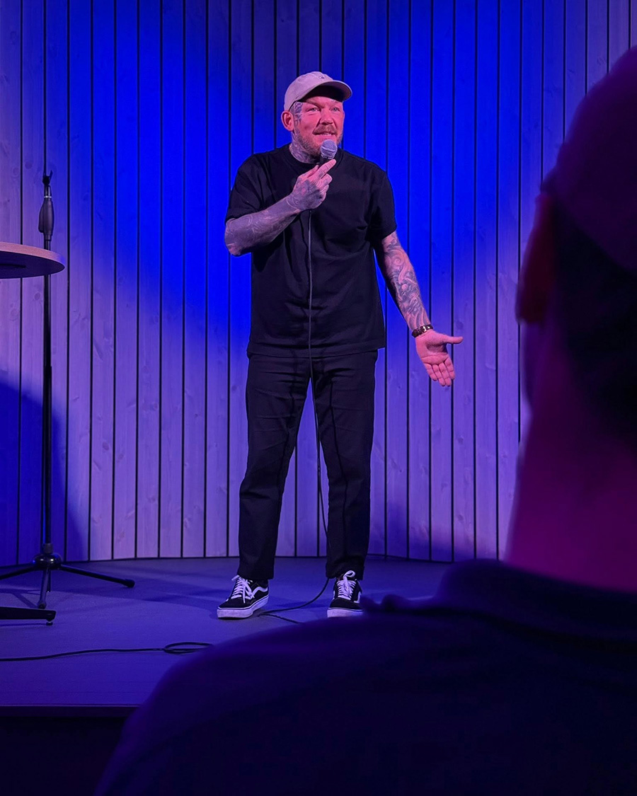 Tommy Berntsen fremfører